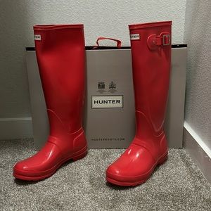 Tall Gloss Bright Coral Hunter rain boots